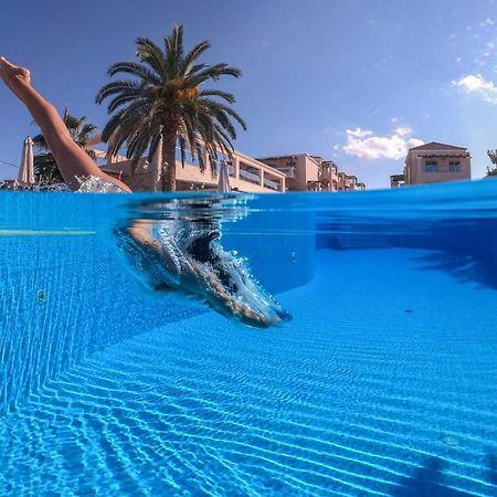 Isida Hotel Agia Marina Dış mekan fotoğraf