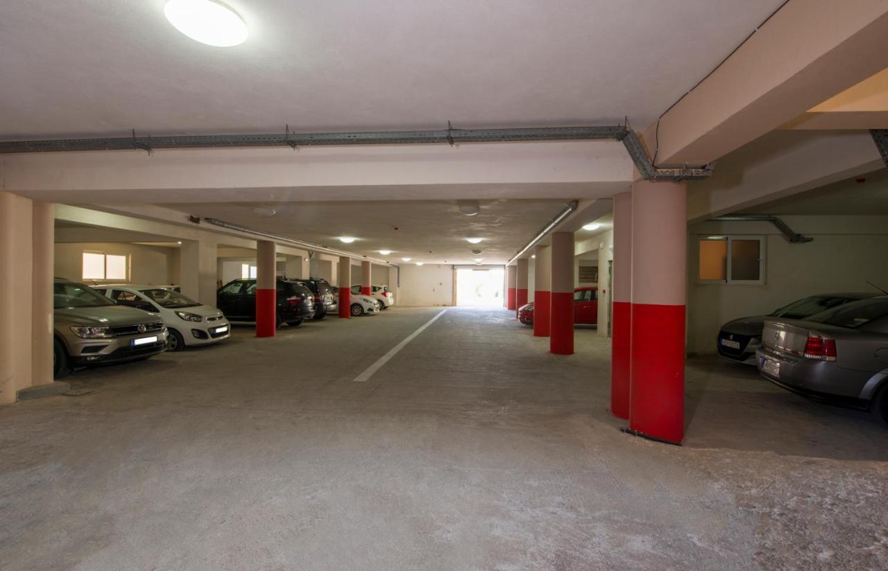 Isida Hotel Agia Marina Dış mekan fotoğraf