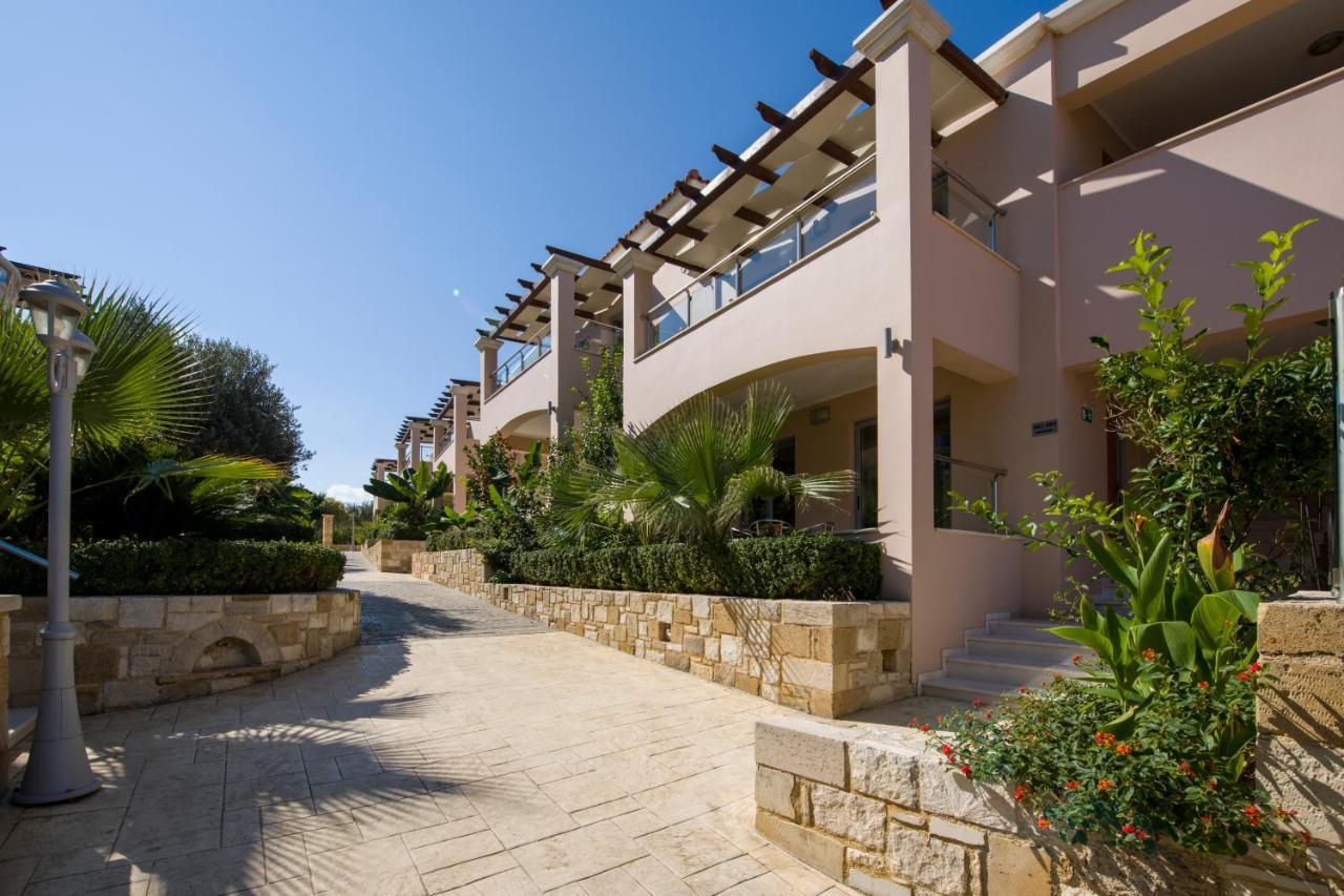 Isida Hotel Agia Marina Dış mekan fotoğraf