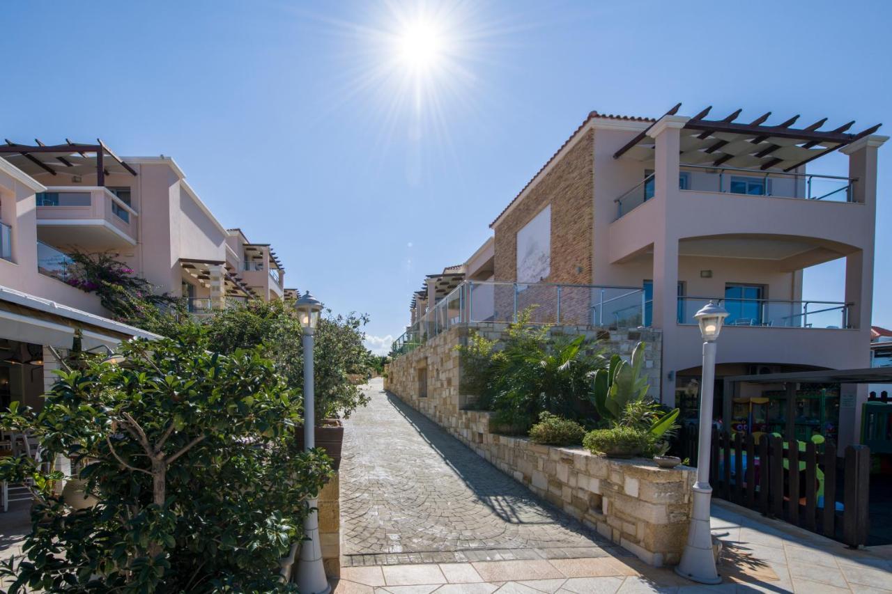 Isida Hotel Agia Marina Dış mekan fotoğraf