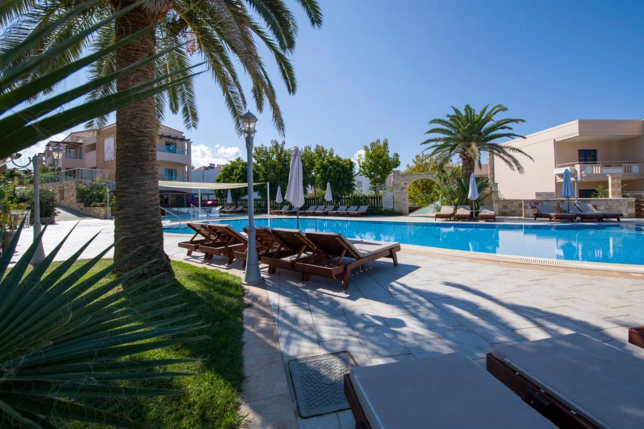 Isida Hotel Agia Marina Dış mekan fotoğraf