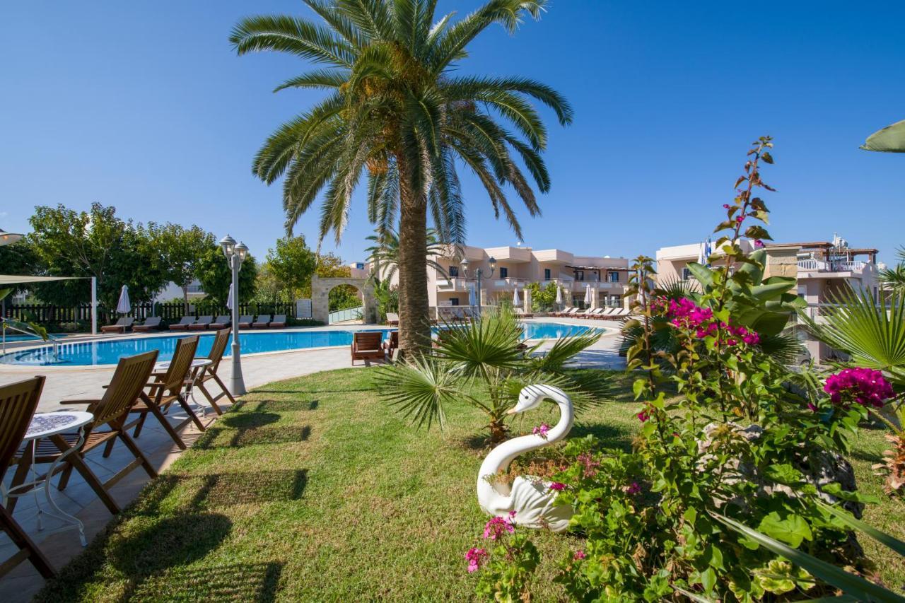 Isida Hotel Agia Marina Dış mekan fotoğraf