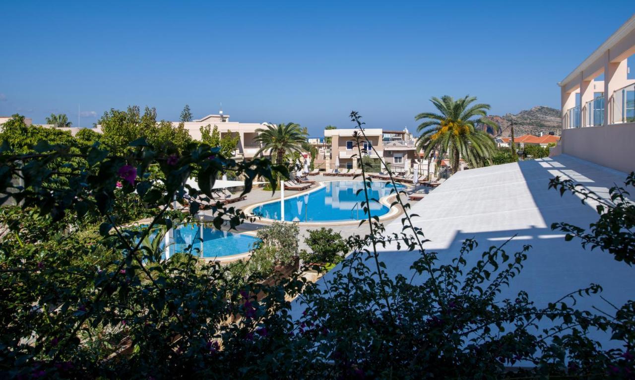 Isida Hotel Agia Marina Dış mekan fotoğraf