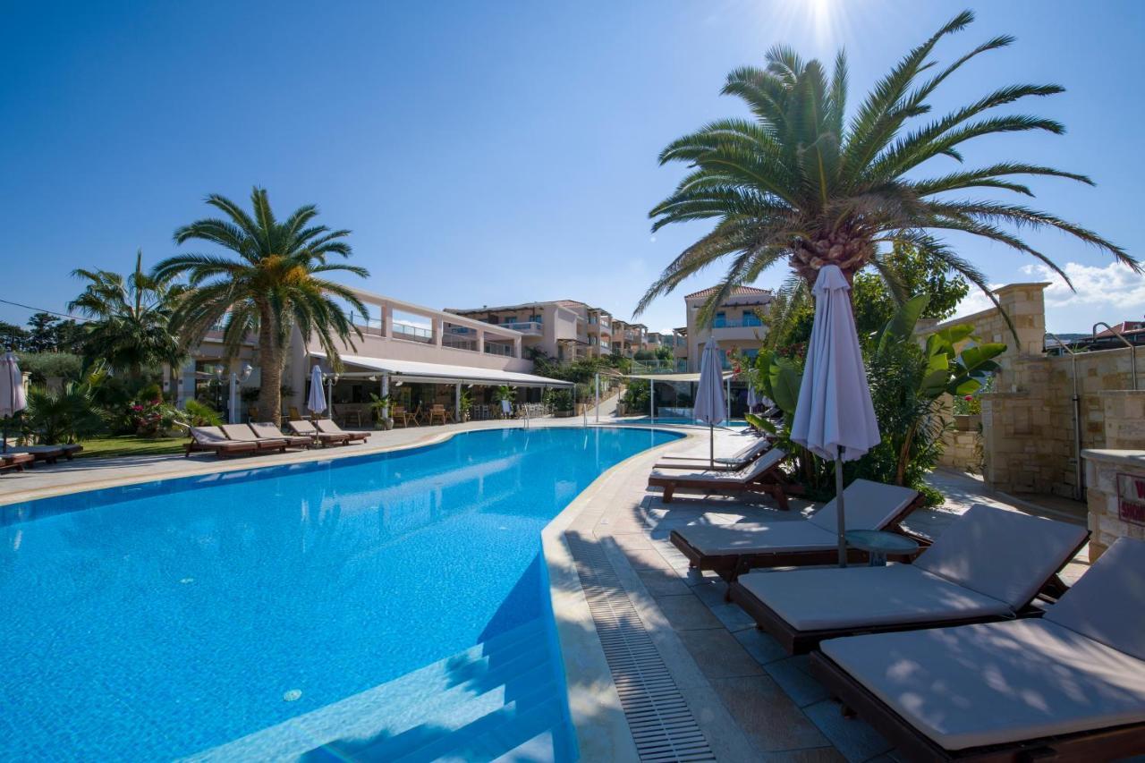 Isida Hotel Agia Marina Dış mekan fotoğraf