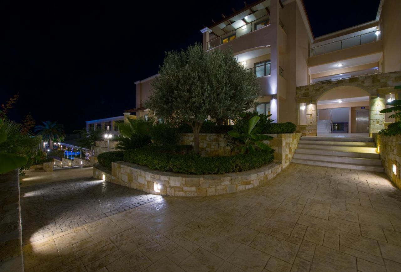 Isida Hotel Agia Marina Dış mekan fotoğraf