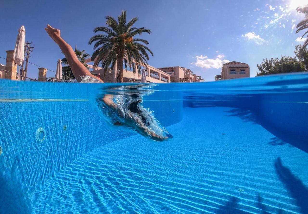 Isida Hotel Agia Marina Dış mekan fotoğraf