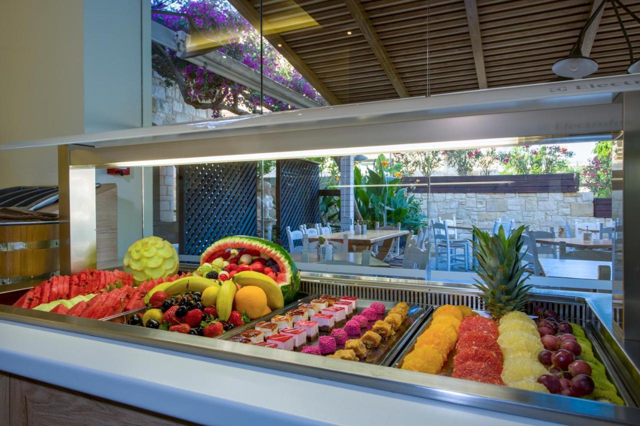 Isida Hotel Agia Marina Dış mekan fotoğraf
