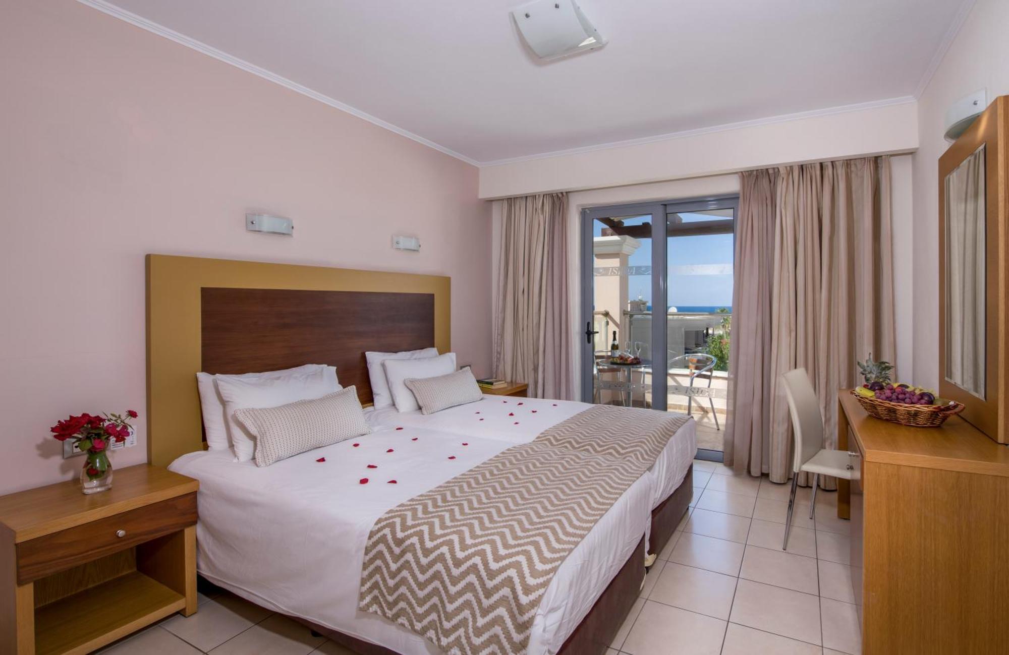 Isida Hotel Agia Marina Dış mekan fotoğraf