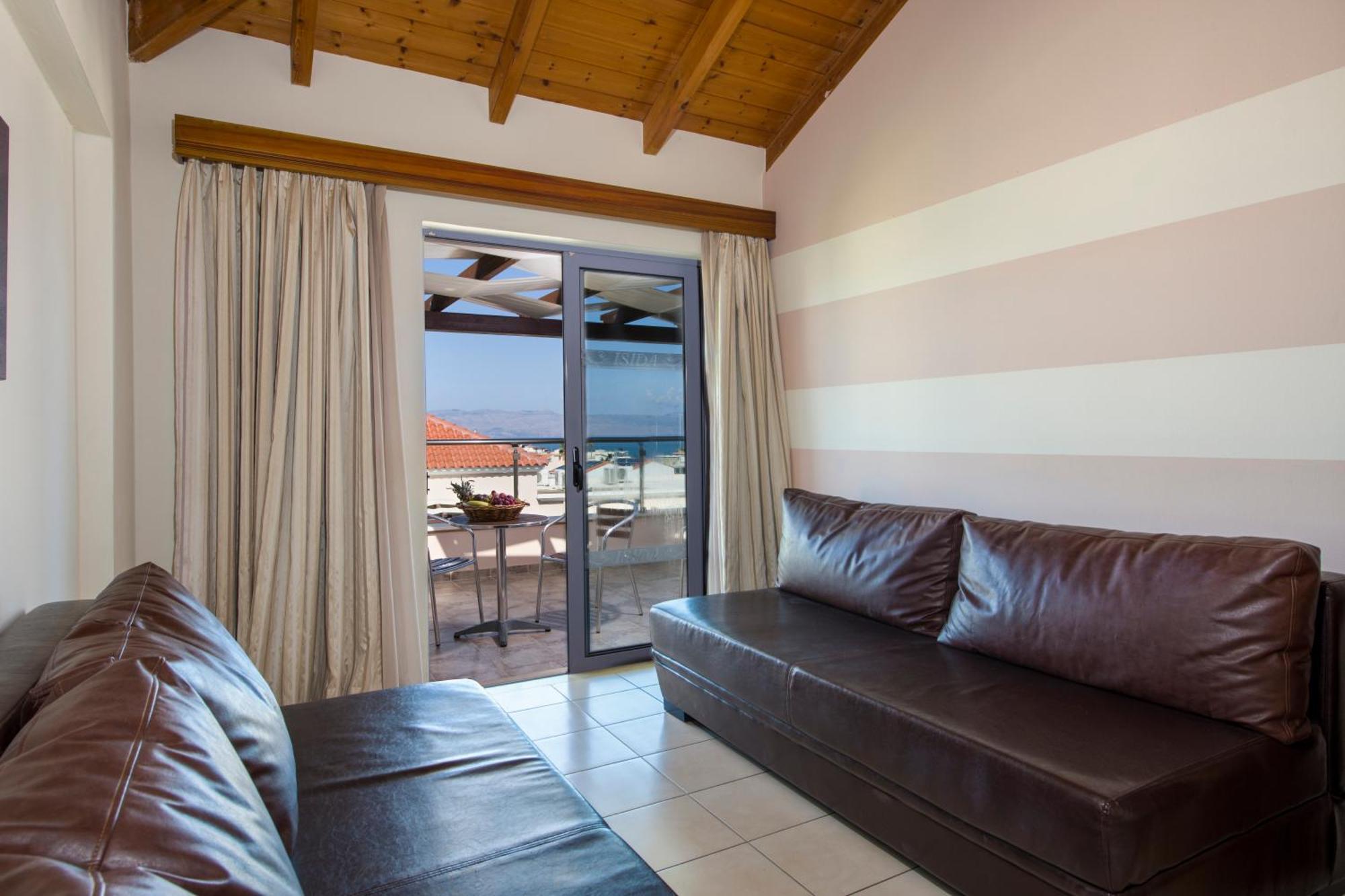 Isida Hotel Agia Marina Dış mekan fotoğraf
